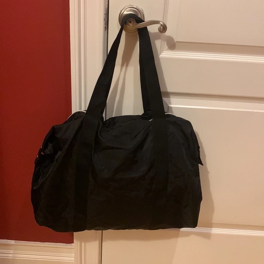 Victoria’s Secret Fashion Show Tote Bag - Picture 4 of 10